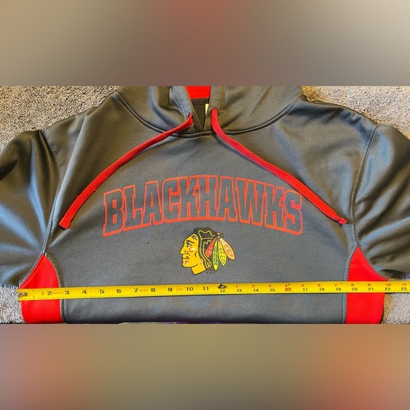 NHL Chicago Blackhawks Gray and Red Men's Sweatshirt Hoodie Size M - Picture 5 of 6